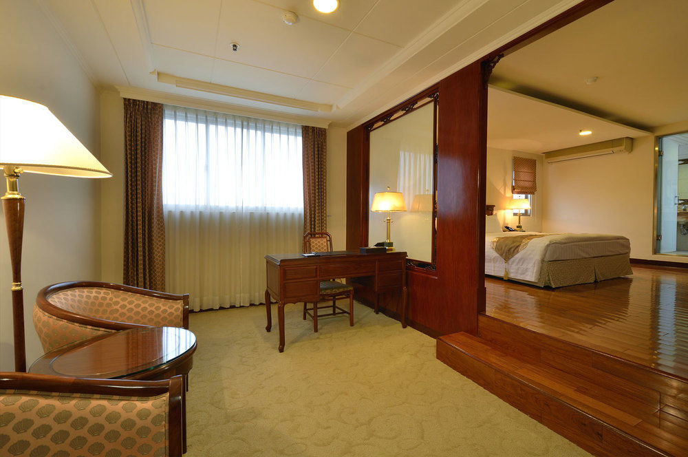 King'S Paradise Hotel Zhongli Buitenkant foto
